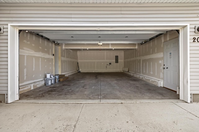 205 17th St, Minot, ND 58703 - view of garage