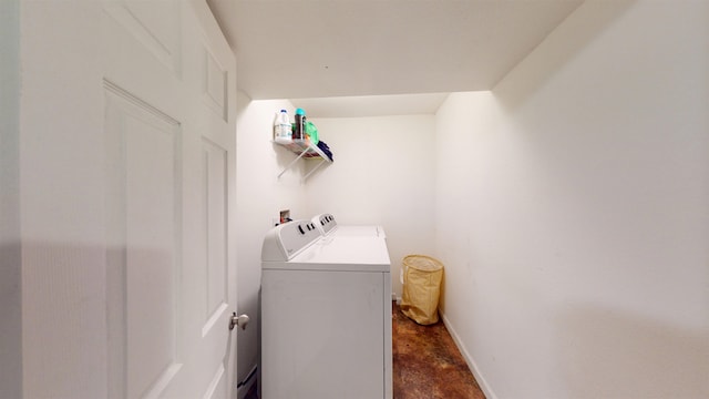 917 4th Ave, Minot, ND 58703 - washroom with washing machine and dryer
