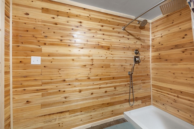 224 19th St, Minot, ND 58701 - detailed view of a tile shower