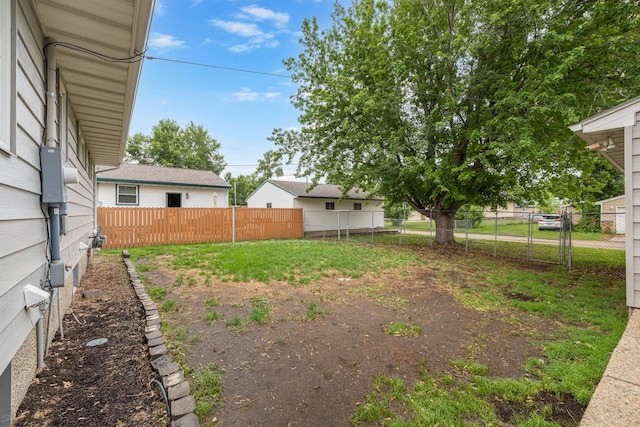 224 19th St, Minot, ND 58701 - view of yard