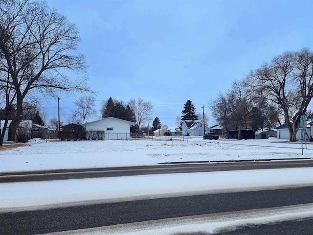 1302 6th St, Minot, ND 58701