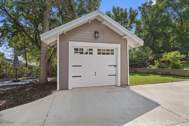 519 4th St, Minot, ND 58701 - detached garage featuring driveway