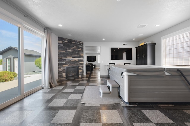 2009 35th Ave, Minot, ND 58701 - living area featuring recessed lighting