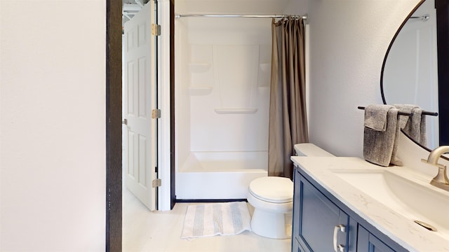 1113 10th St, Minot, ND 58703 - bathroom featuring vanity, shower / bath combination with curtain, a textured wall, and wood finished floors