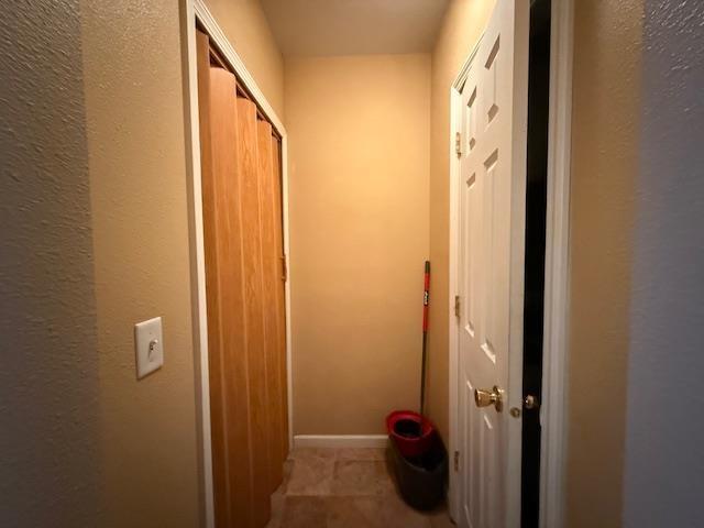 102 8th St, Minot, ND 58701