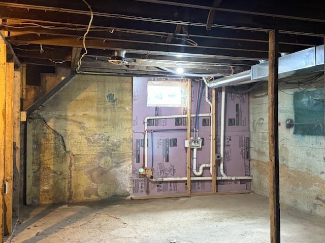 102 8th St, Minot, ND 58701
