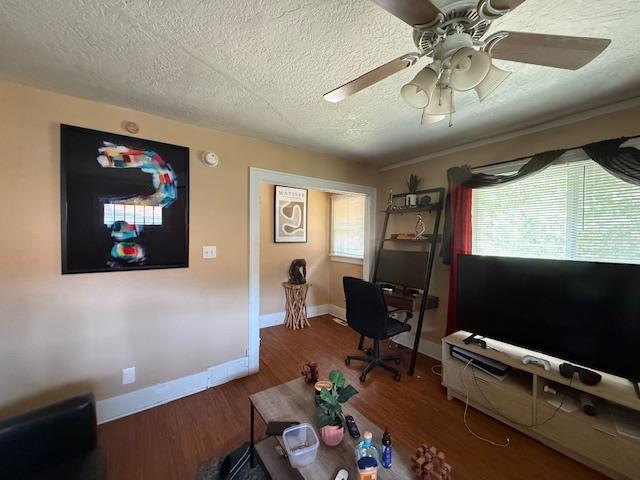 102 8th St, Minot, ND 58701