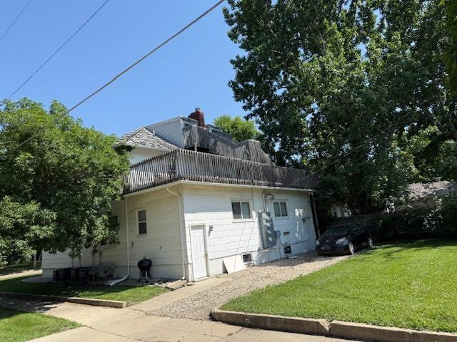 102 8th St, Minot, ND 58701