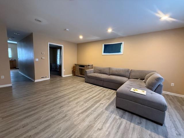 102 8th St, Minot, ND 58701