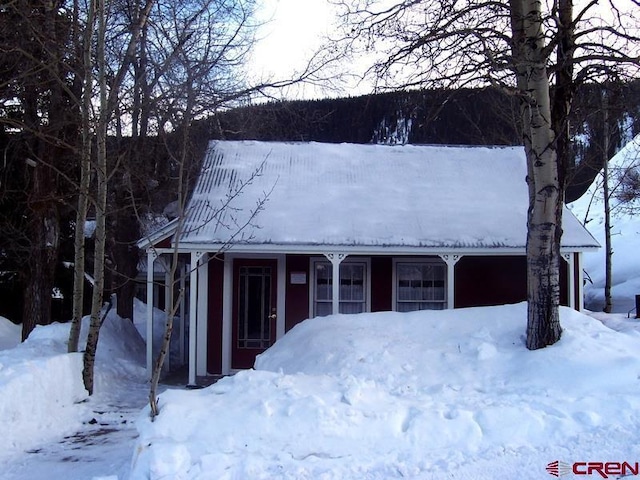 view of front of property