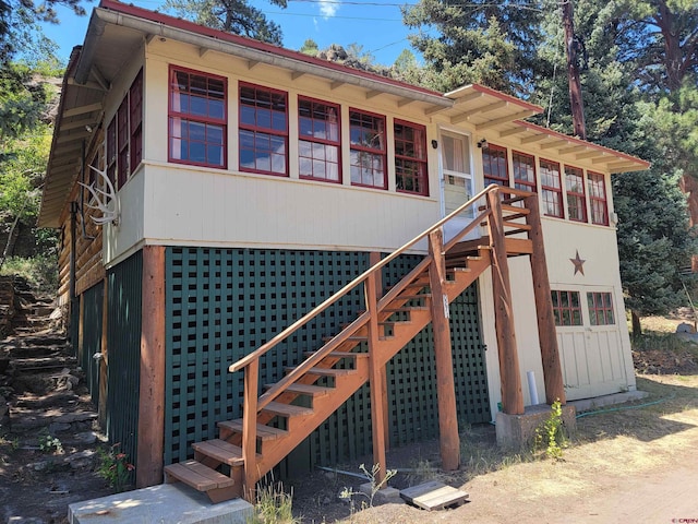 view of front of property