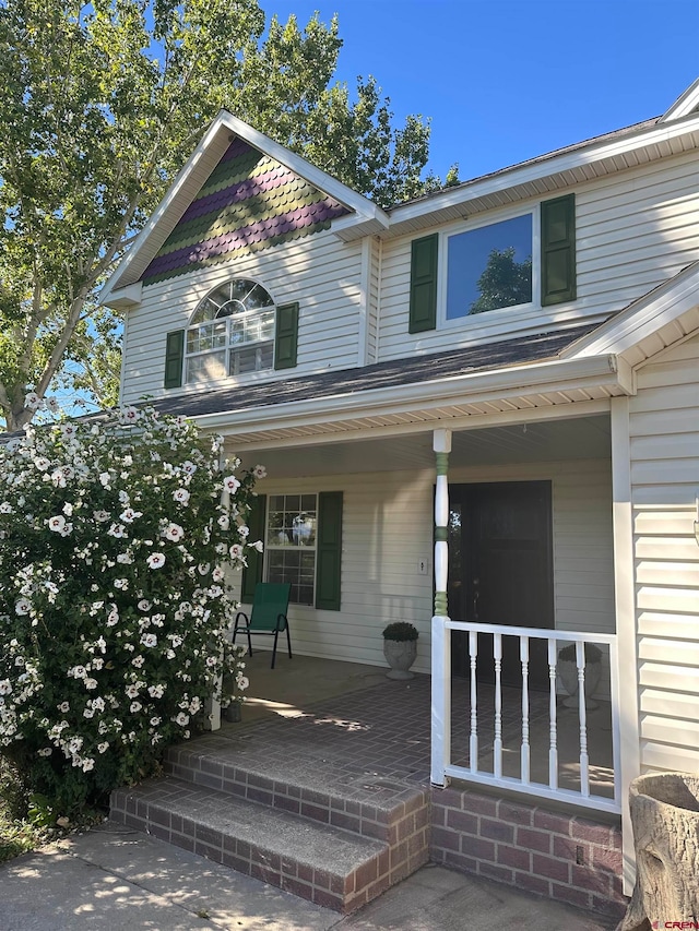 view of front of house with covered porch