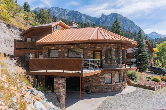 surrounding community featuring a mountain view