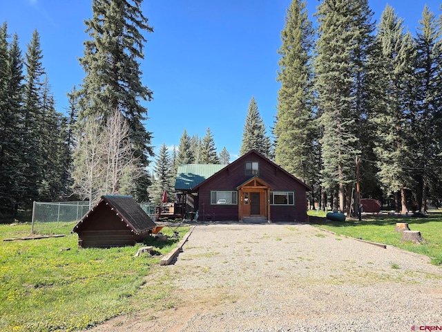 view of front of home with a front lawn