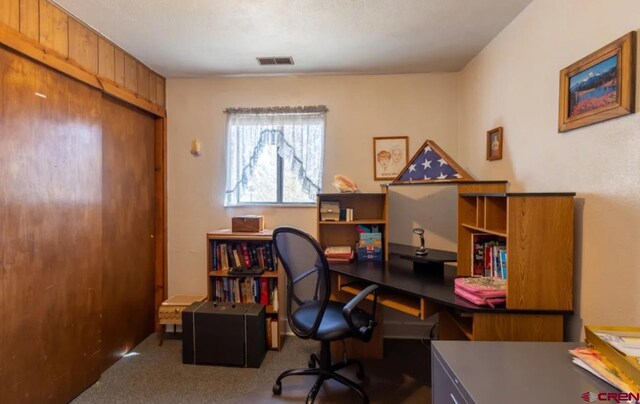 office area with carpet