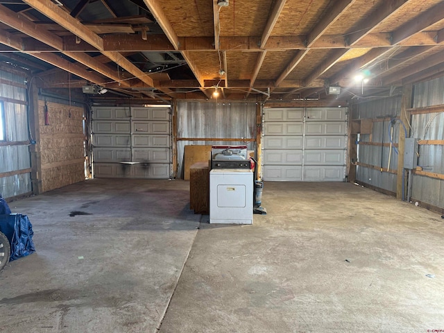 garage with washer / dryer