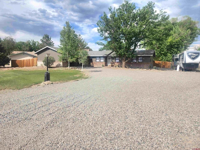 view of front of house featuring a front yard