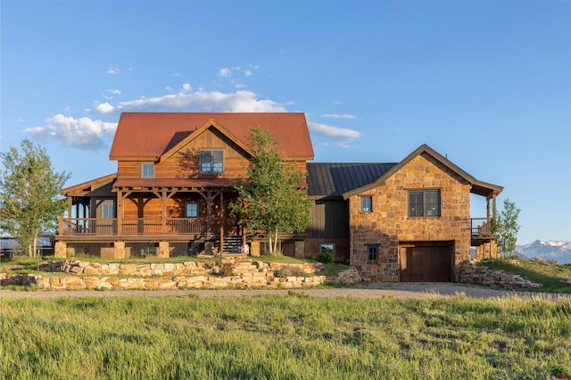 view of front of property featuring a garage