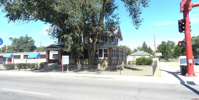 view of front facade