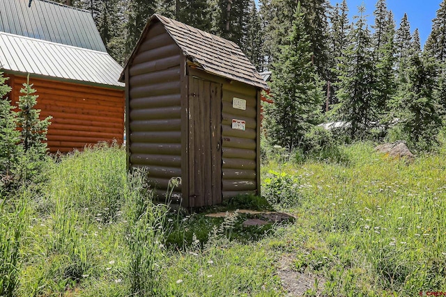 view of outbuilding