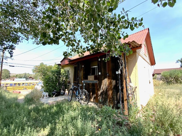 view of outbuilding