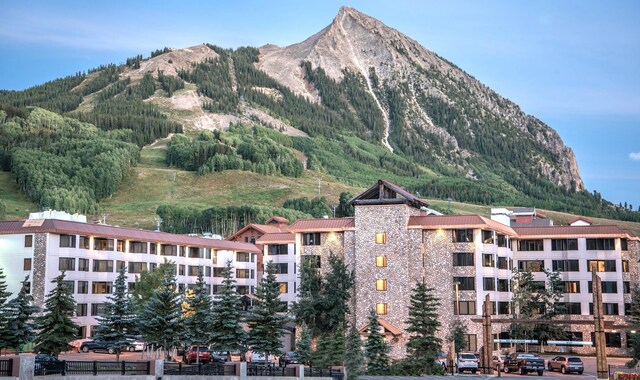 view of mountain feature