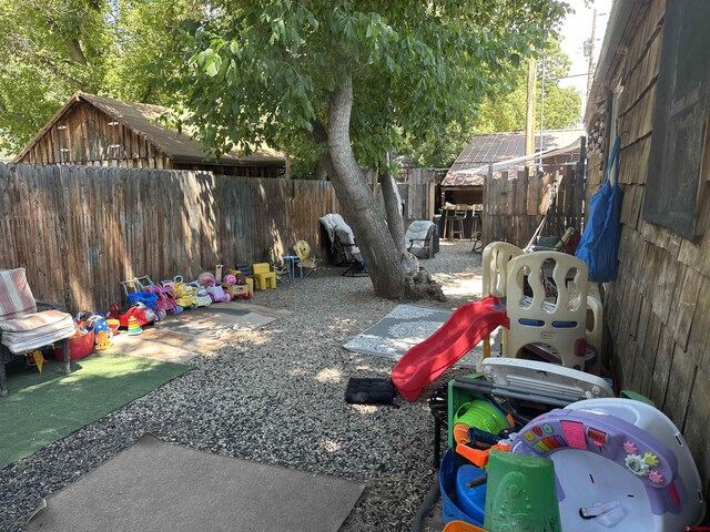 view of yard featuring a patio area