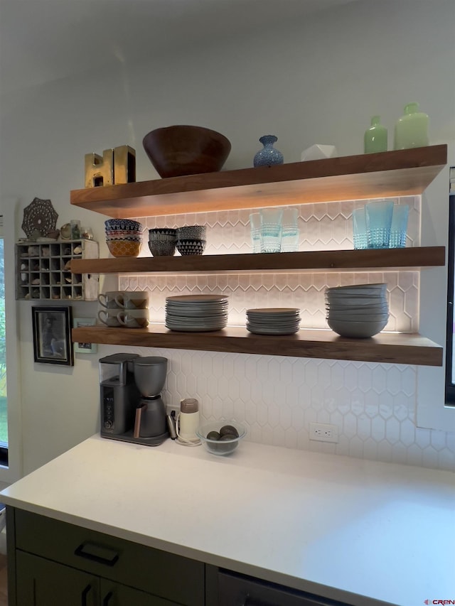 room details with tasteful backsplash