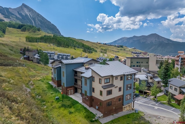 drone / aerial view with a mountain view