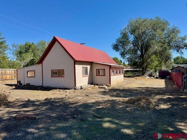 view of property exterior