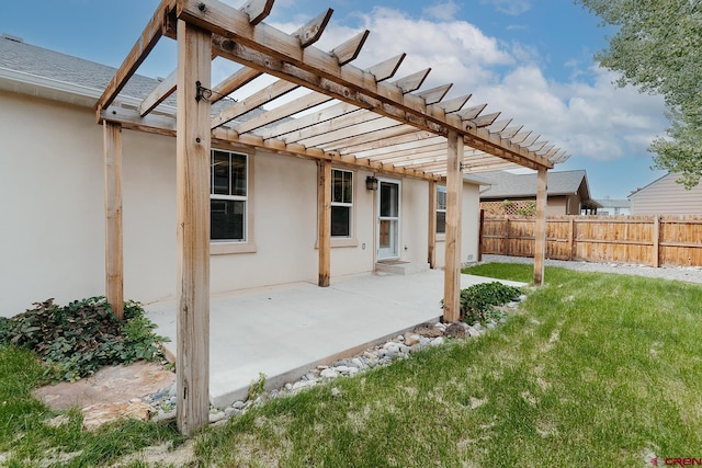 view of yard featuring a pergola and a patio area