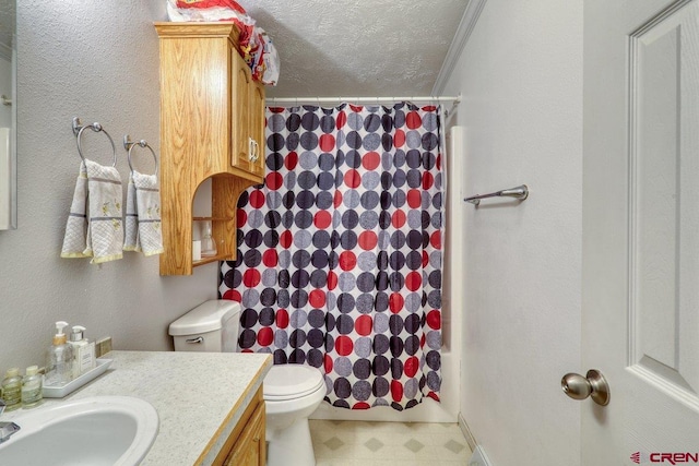 bathroom featuring vanity, a textured ceiling, crown molding, toilet, and a shower with shower curtain