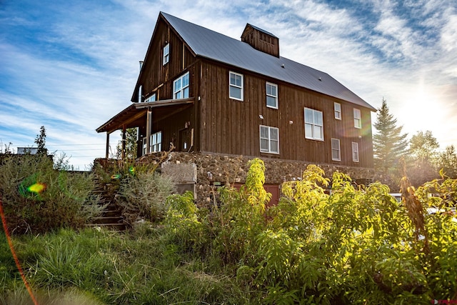 view of home's exterior