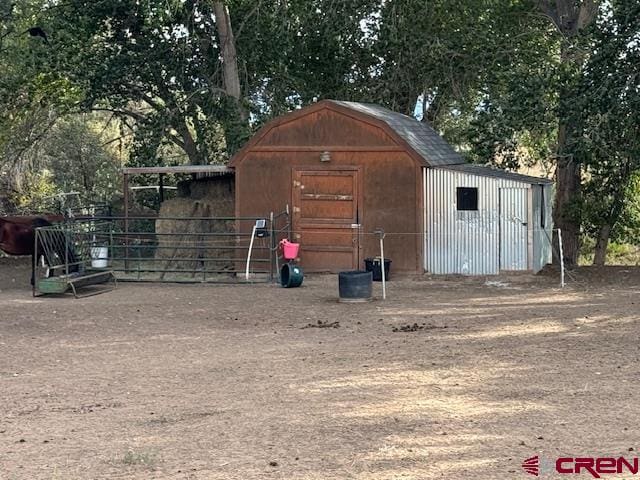 view of outbuilding