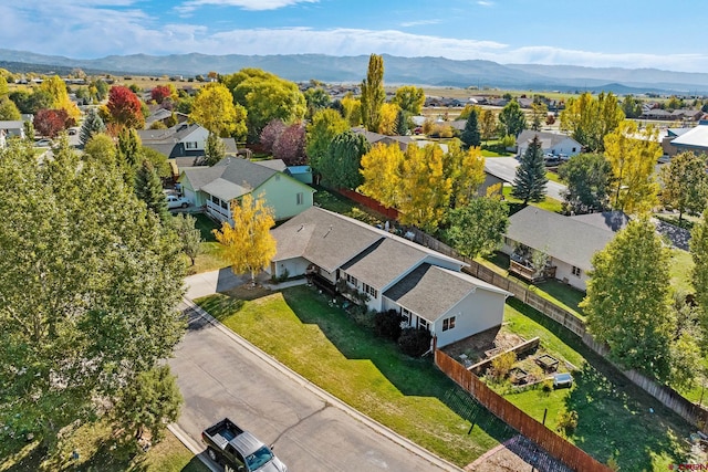 bird's eye view with a mountain view