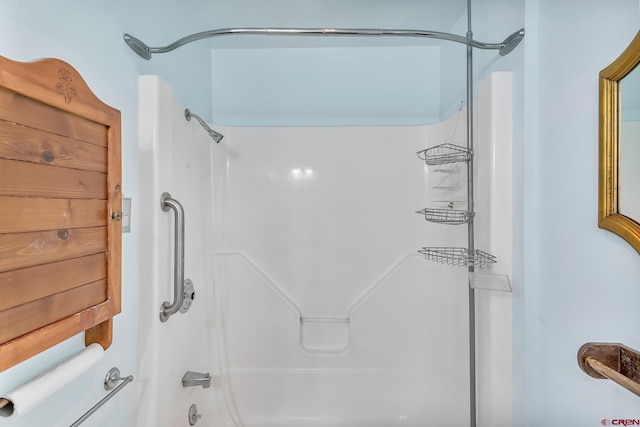 bathroom featuring shower / bathtub combination