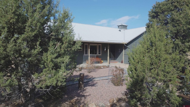 view of front of home with covered porch