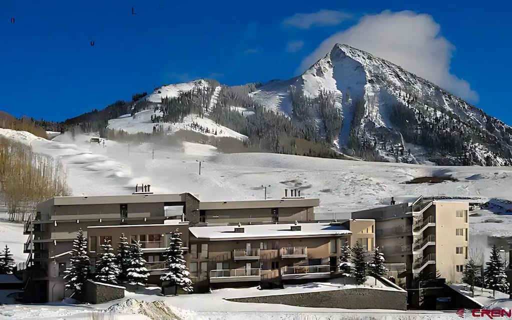 property view of mountains