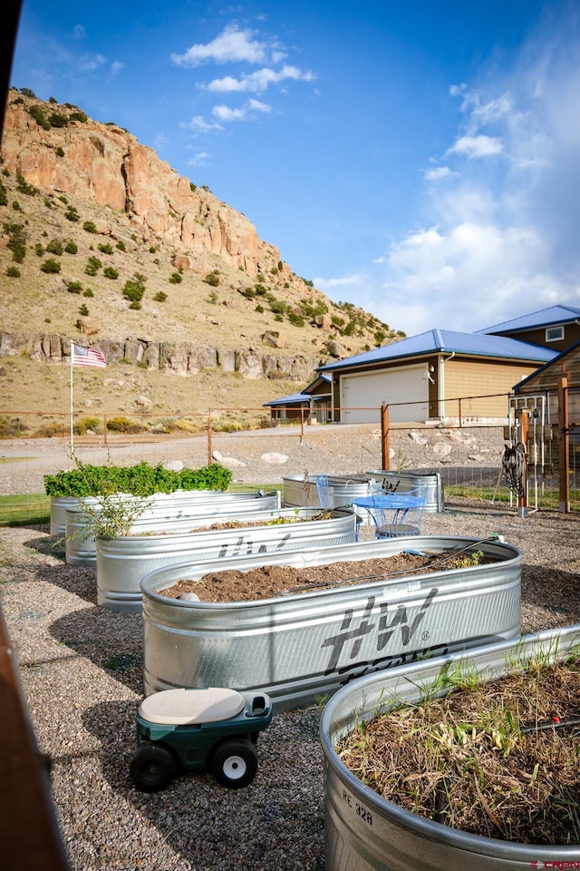 view of yard with a mountain view