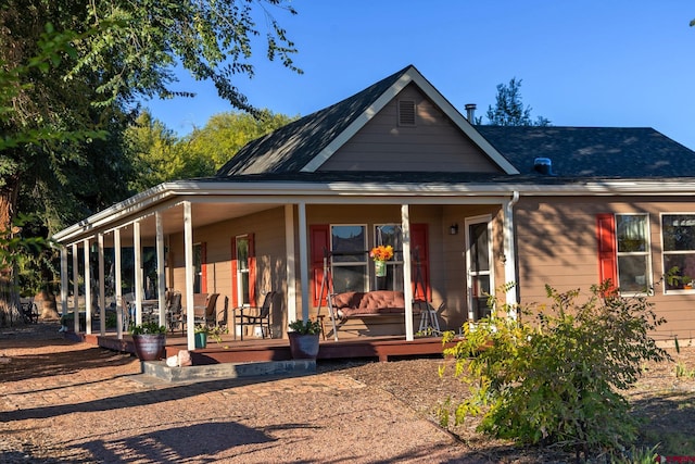 view of front facade with covered porch