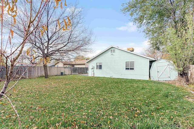 view of yard with a storage unit