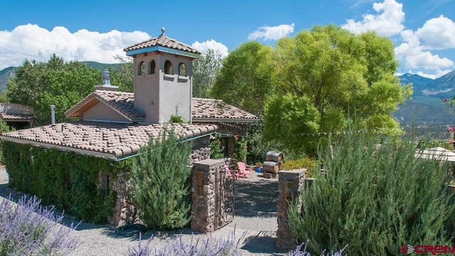 exterior space with a mountain view