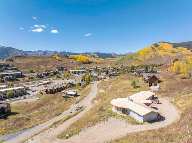 bird's eye view featuring a mountain view