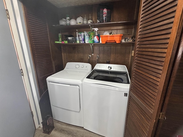 laundry area featuring washer and clothes dryer