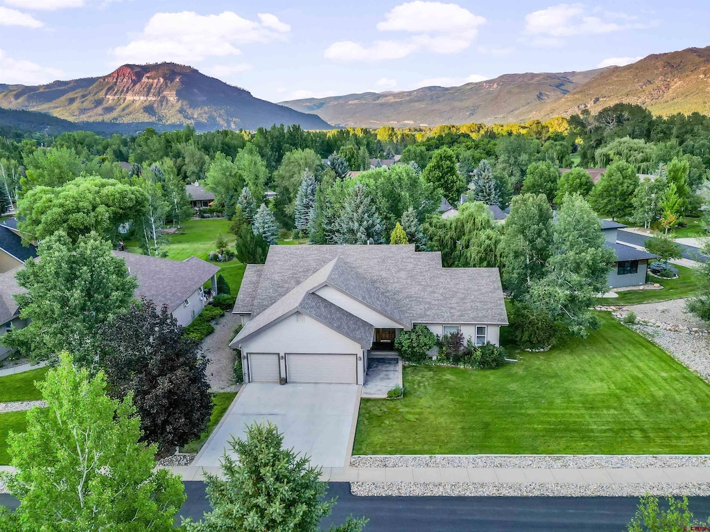 bird's eye view with a mountain view