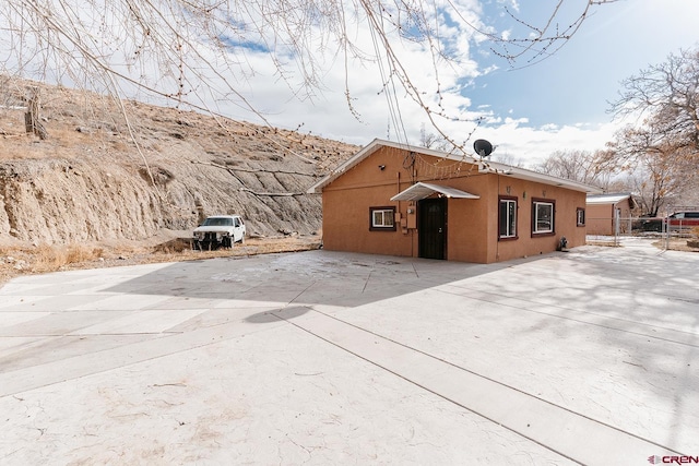 view of front of property