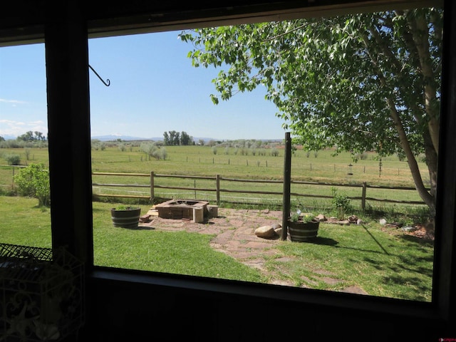 view of yard featuring a rural view