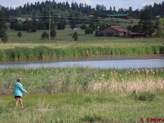 water view featuring a rural view