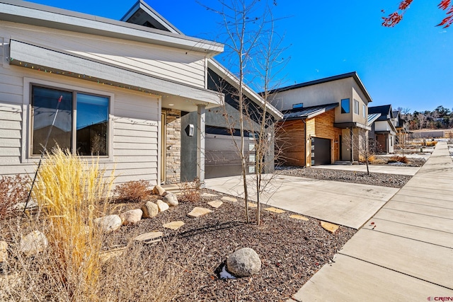 view of front of house featuring a garage