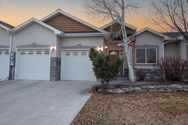 view of front facade featuring a garage